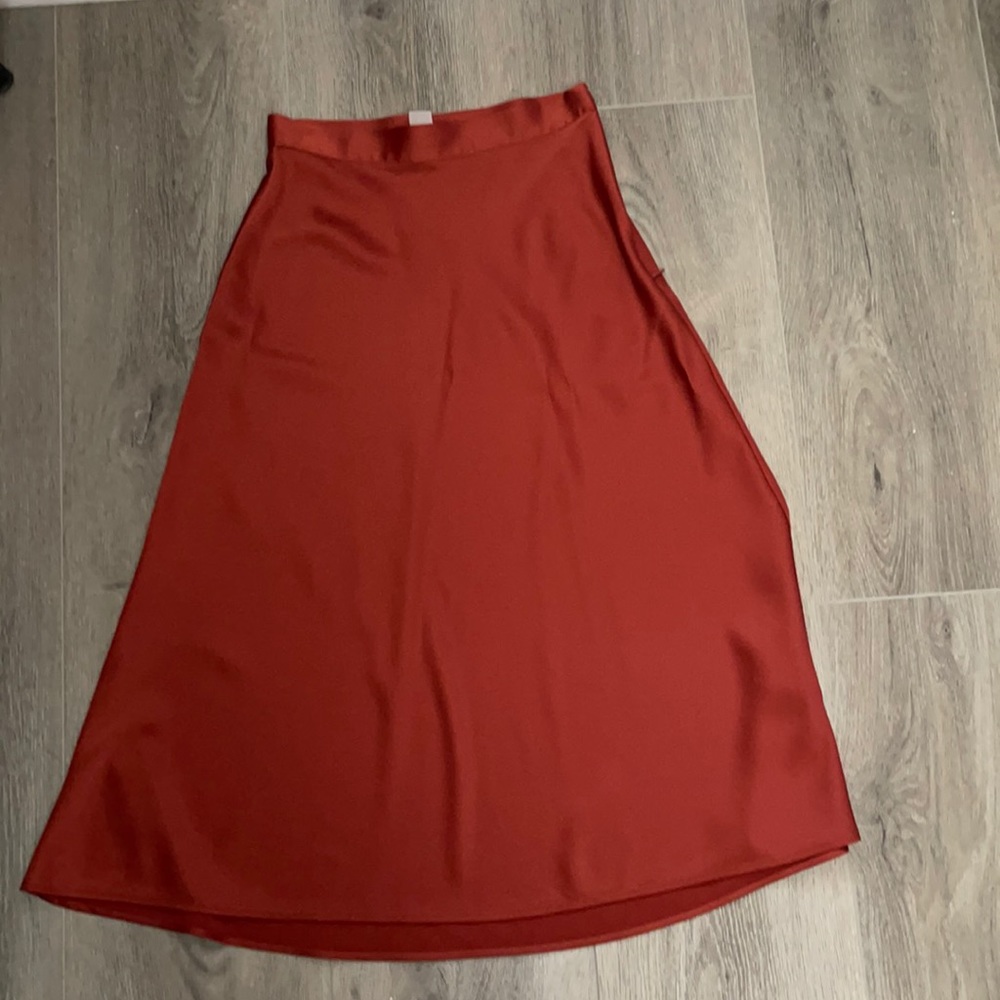 0-2 (xs) H&M silk midi skirt